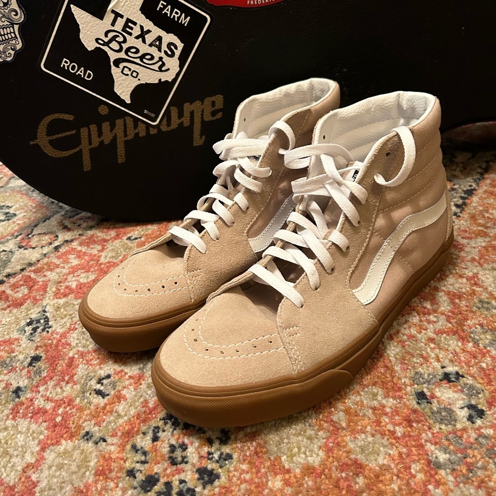 Vans Sk8 Hi Shoes Tan w gum soles-size 10